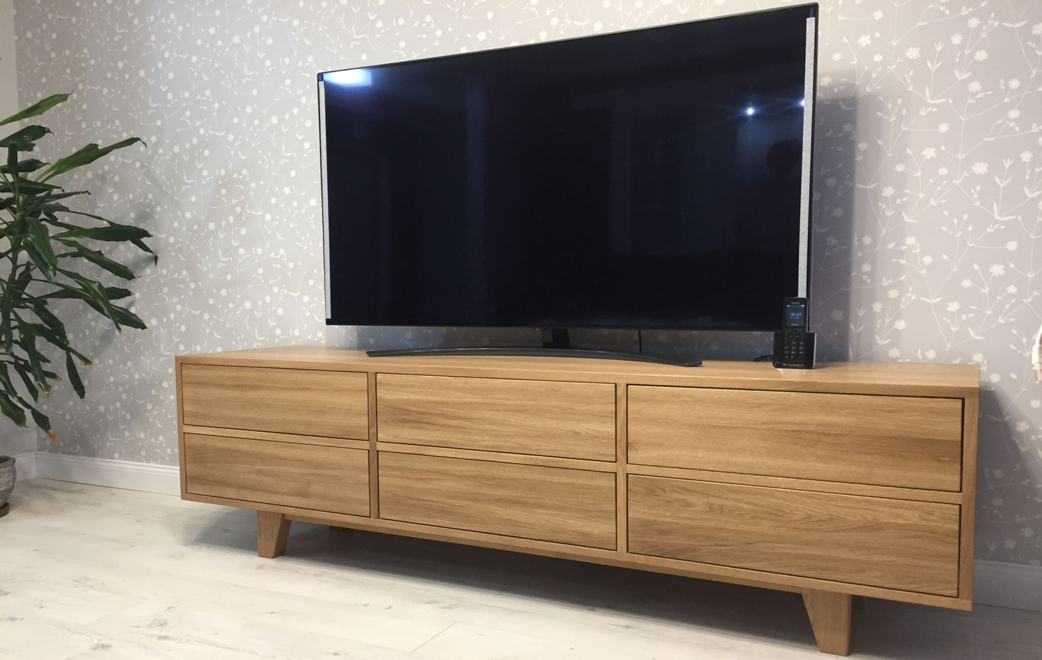 Какие бывают тумбы под телевизор? Какие бывают тумбы под телевизор?