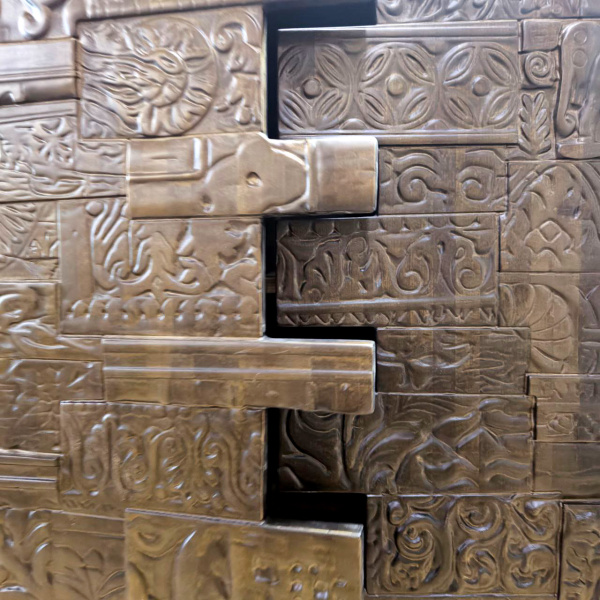 купить дизайнерскую тумбу из массива MH_180-1 в Москве и Санкт-Петербурге