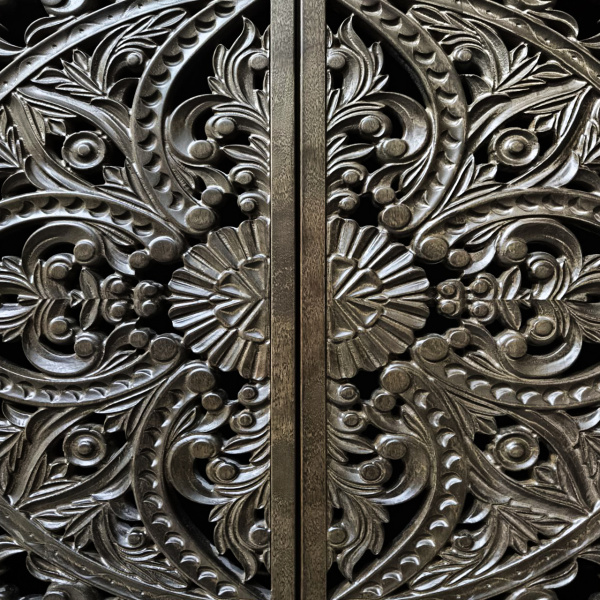 купить дизайнерскую тумбу из массива MH_170-7 в Москве и Санкт-Петербурге