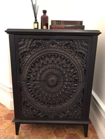 фото дизайнерской прикроватной тумбы из массива MH_181 купить дизайнерскую прикроватную тумбу из массива MH_181