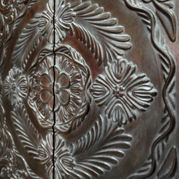 купить дизайнерскую тумбу из массива MH_10-1 в Москве и Санкт-Петербурге