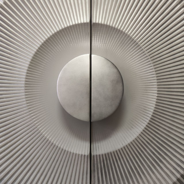 купить дизайнерскую тумбу из массива MH_194 в Москве и Санкт-Петербурге