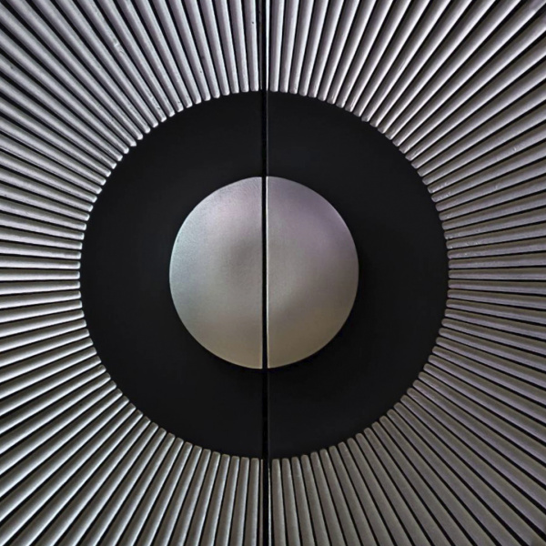 купить дизайнерскую тумбу из массива MH_194-26 в Москве и Санкт-Петербурге