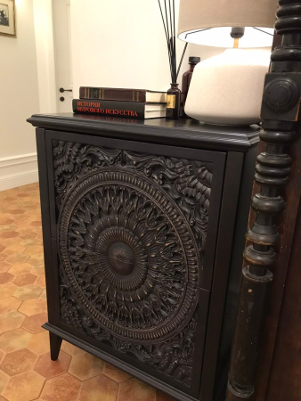 фото дизайнерской прикроватной тумбы из массива MH_181 купить дизайнерскую прикроватную тумбу из массива MH_181