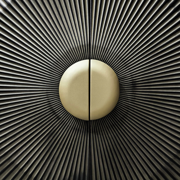 купить дизайнерскую тумбу из массива MH_194-2 в Москве и Санкт-Петербурге